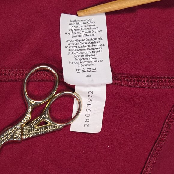 Avia Red Long Sleeve Active Top Women’s Medium M Thumbholes Stretch Workout Gym - Picture 6 of 10